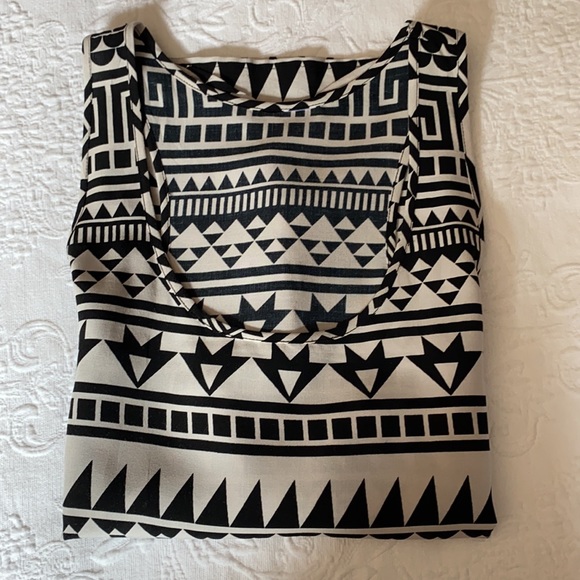 Urban Outfitters Racer Back Tank - Picture 8 of 9